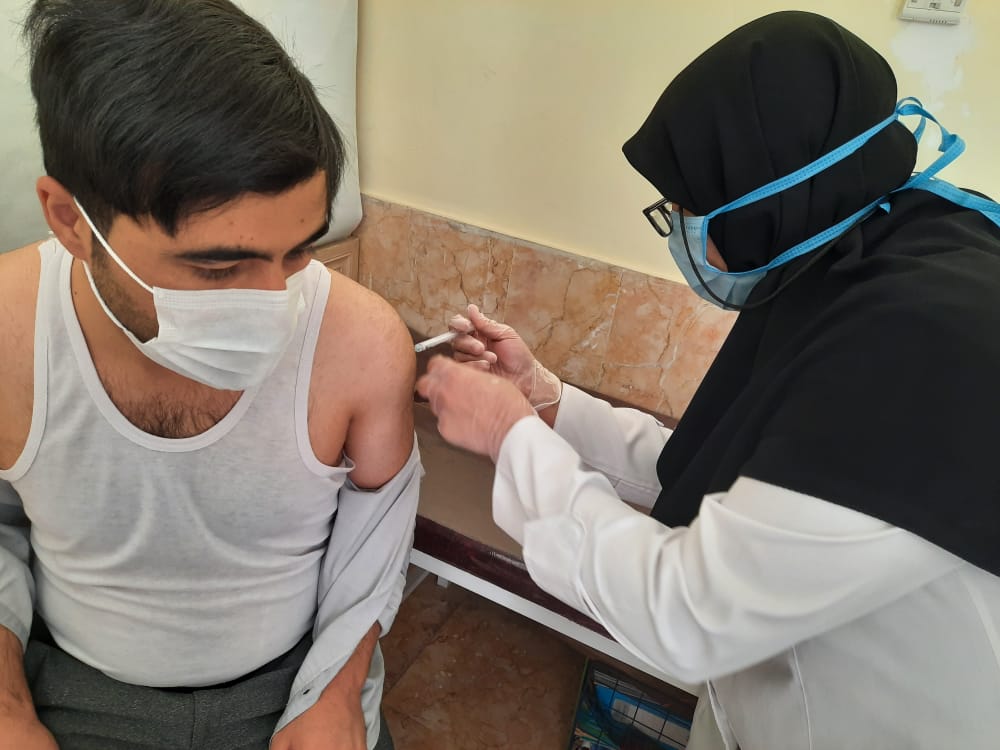 تزریق واکسن آسترازنکا در رفسنجان آغاز شد