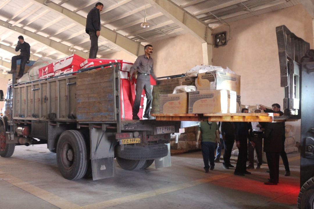  ارسال کمک‌های مجتمع مس سرچشمه رفسنجان به مناطق سیل‌زده جنوب استان کرمان/ «در بحران‌ها همراه شماییم»