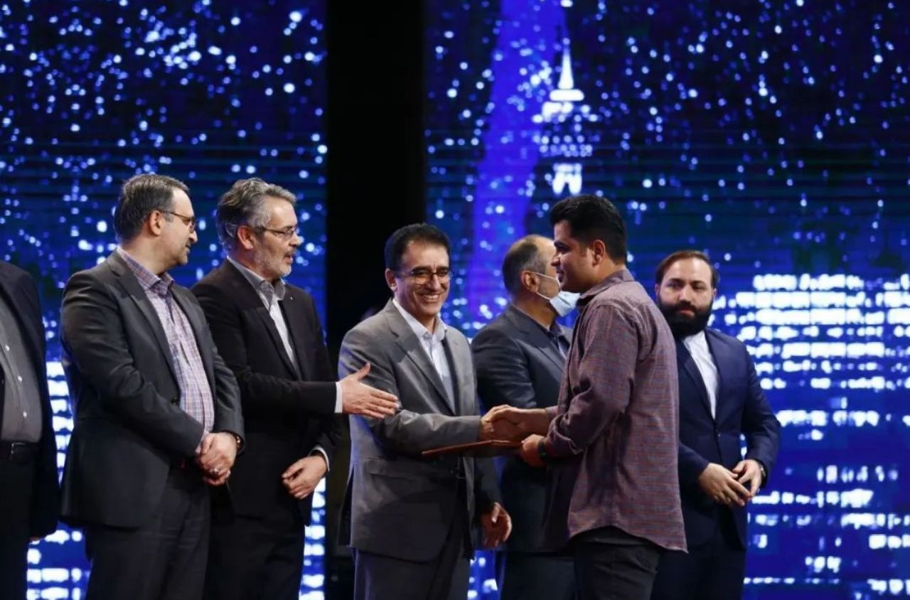 اعطای اعتبارنامه اولین فیلم سینمایی به امیر پذیرفته| «اندروا» بهترین فیلم مسابقه سینمای ایران شد